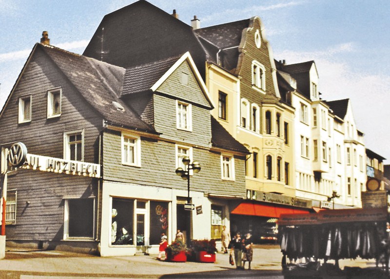 Noch einmal die dem Beamtenweg gegenüberliegende Straßenseite, hier der Blick in die Gegenrichtung des vorherigen Fotos.